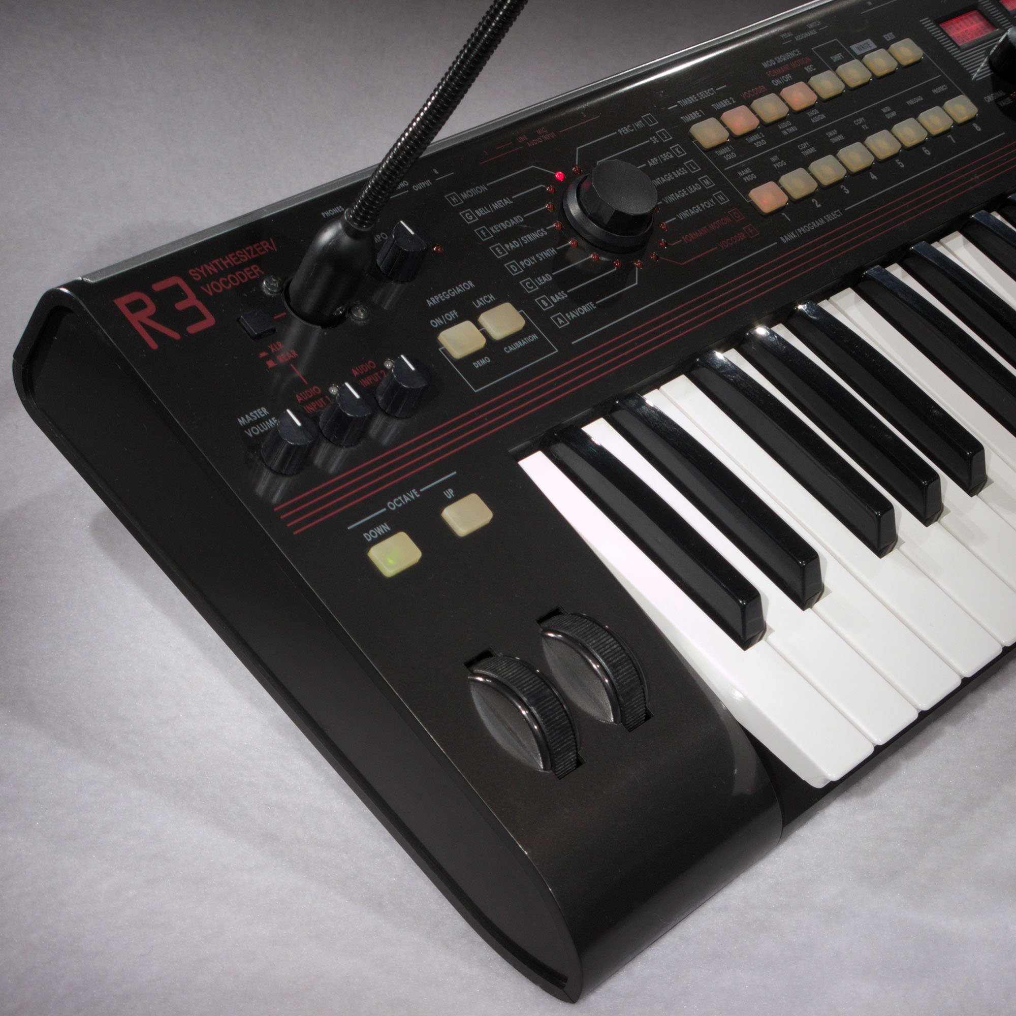 Korg R3 Keyboard Synthesizer Vocoder