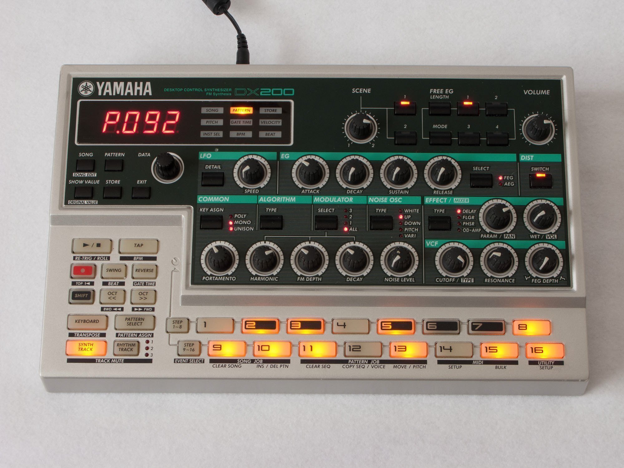 Yamaha DX200 FM Synthesizer Desktop with PLG150-DX card