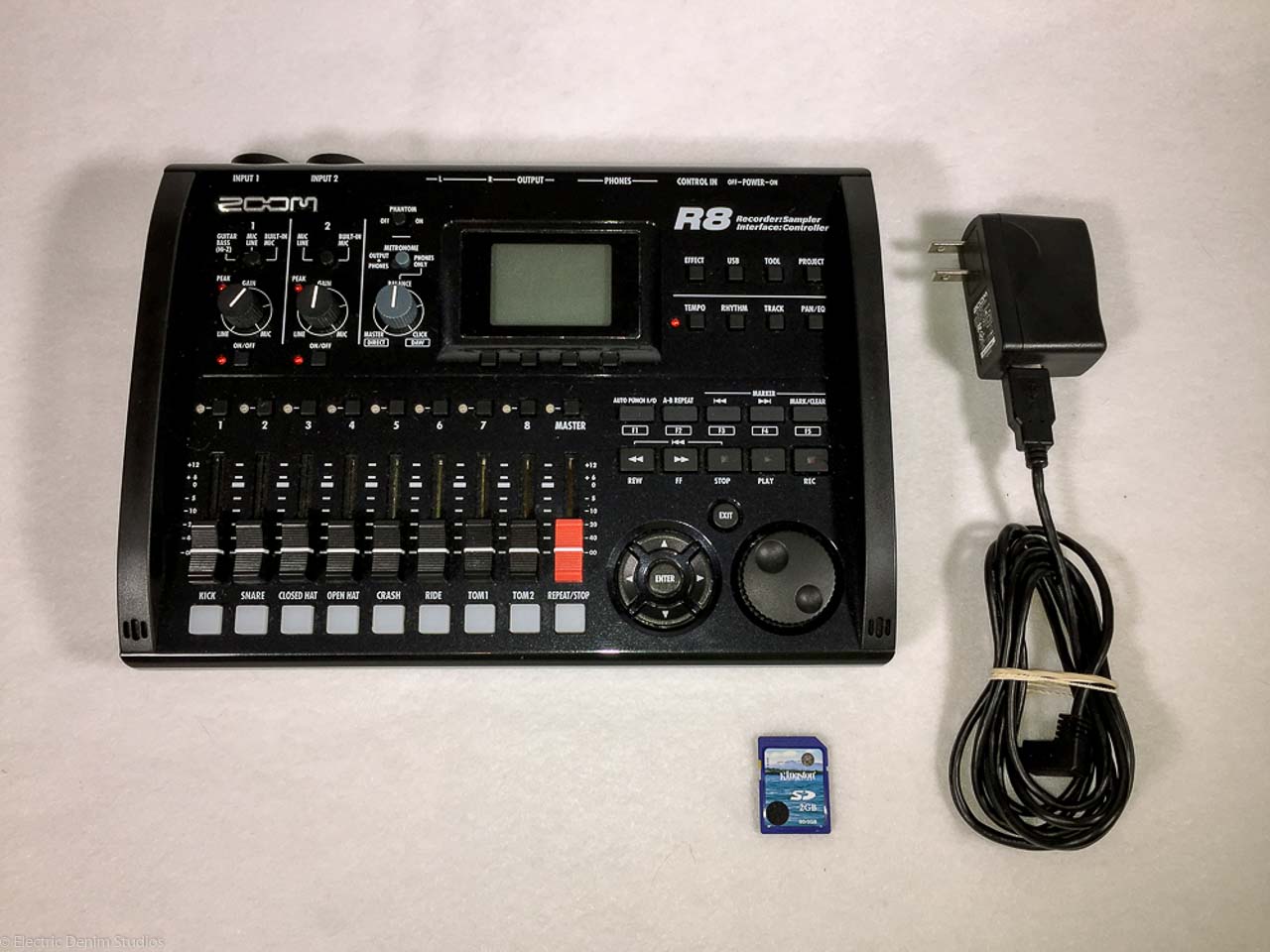 zoom r8 multitrack sd recorder controller and interface